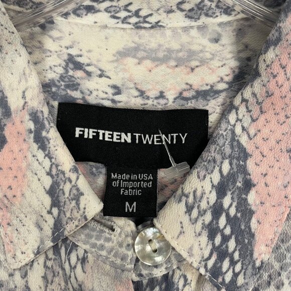 Fifteen Twenty Womens Snake Print Button Up Tunic Top Long Sleeve Medium Sheer - Picture 8 of 8